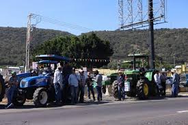 Suspenden rutas de autobuses entre Tepic y Guadalajara por bloqueos carreteros