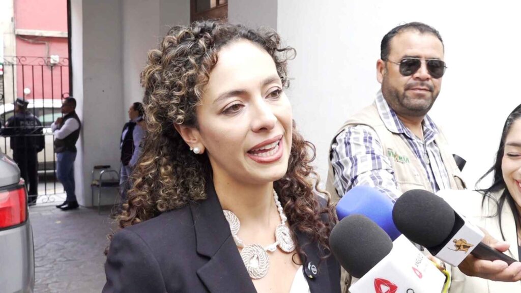 Reinauguración de Alberca 450, un espacio para fomentar el deporte en los jóvenes y familias: Gaby Hernández