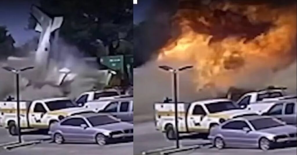 Avión se Estrella y Explota sobre un Camión