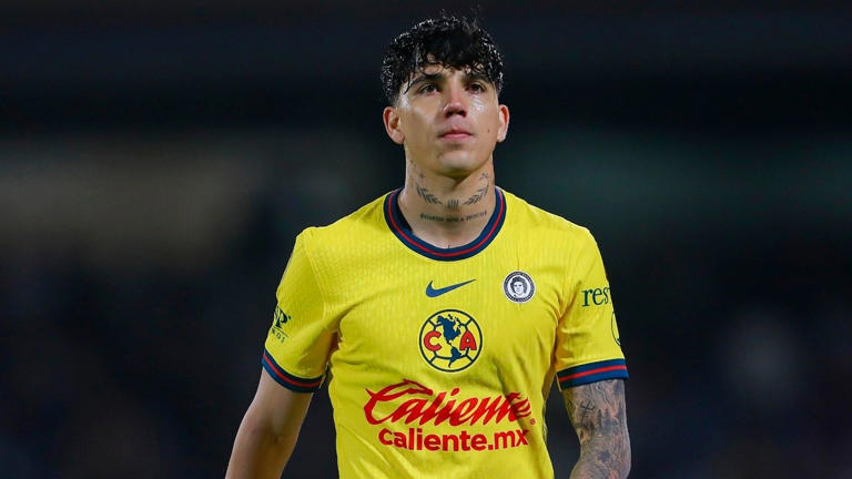 Aficionados del América abuchean a Kevin Álvarez y exigen su salida