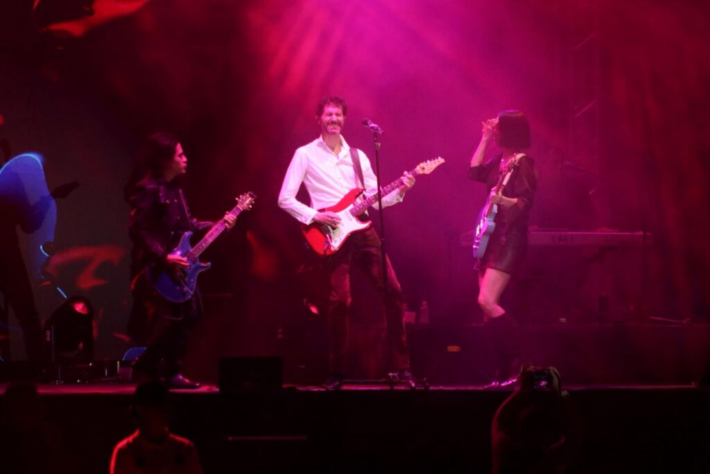 Benny Ibarra hace vibrar a Durango con su gira “Nacer una vez más” en el Festival Revueltas 2025