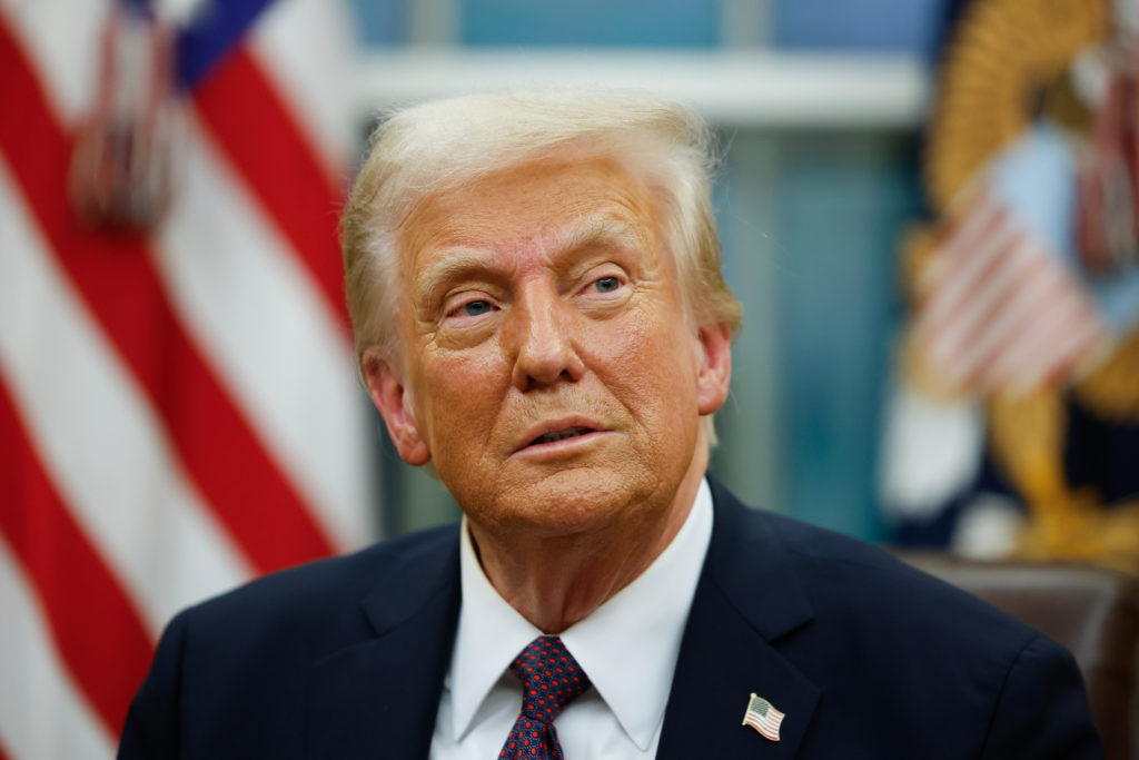Trump amenaza con acciones militares si Hamás no respeta el alto el fuego