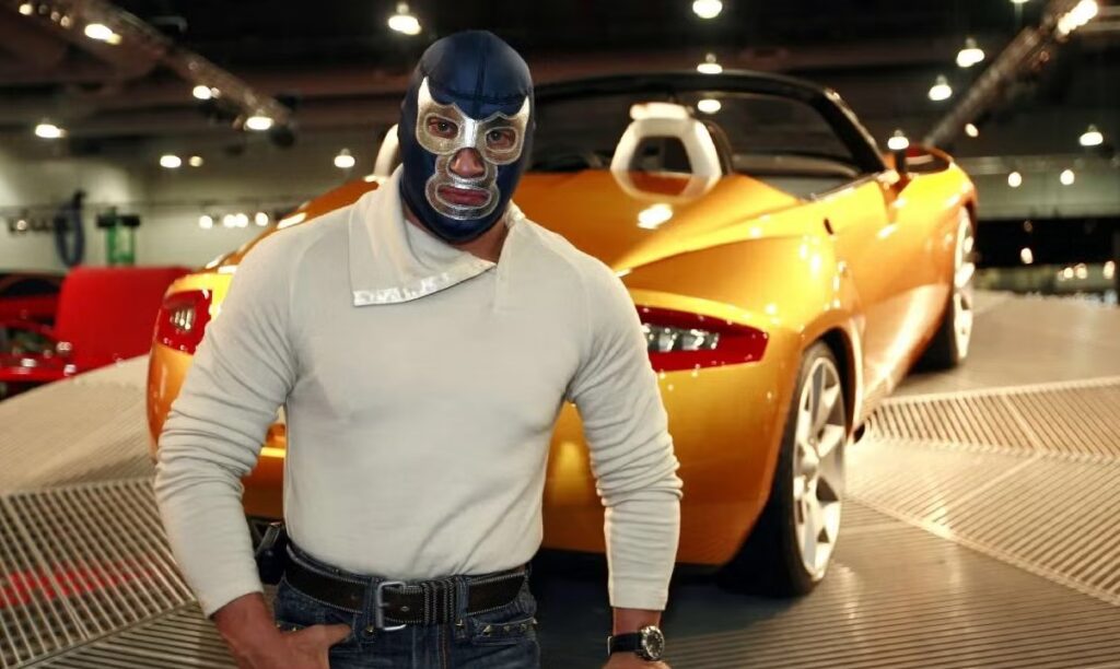 Blue Demon Jr. sufre accidente automovilístico, está en terapia intensiva