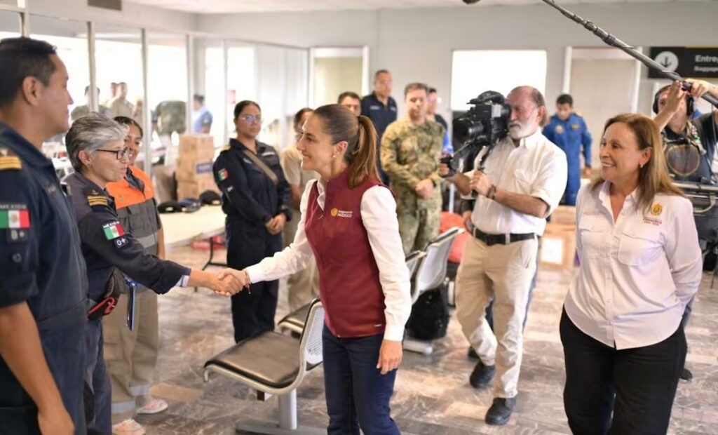 Sheinbaum supervisa apoyos en Veracruz tras inundaciones; suman 32 personas fallecidas