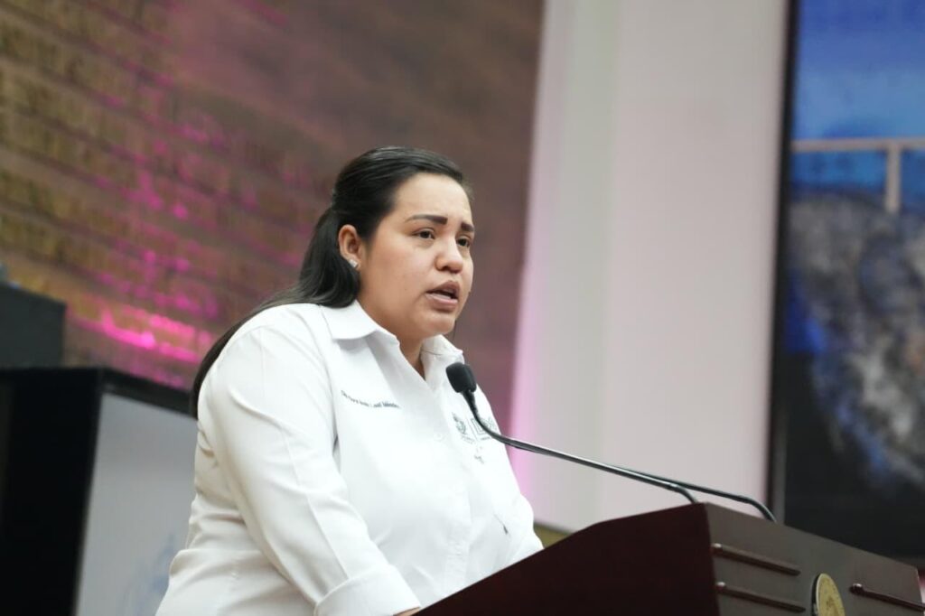 Psicólogos en escuelas, una necesidad urgente: Flora Leal