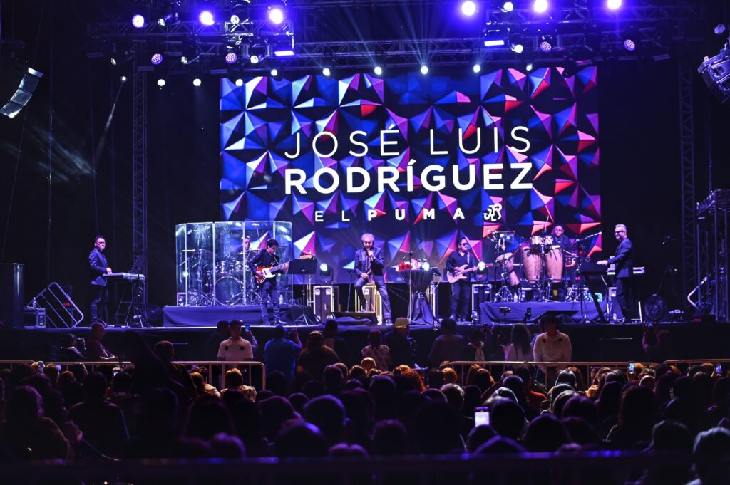 José Luis Rodríguez “El Puma” abre con fuerza el Festival Revueltas 2025 en Durango