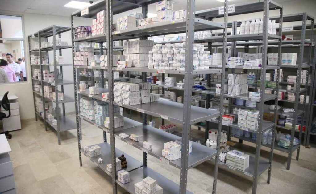 Sanción a farmacéutica Loeffler por falta de entrega de medicamento