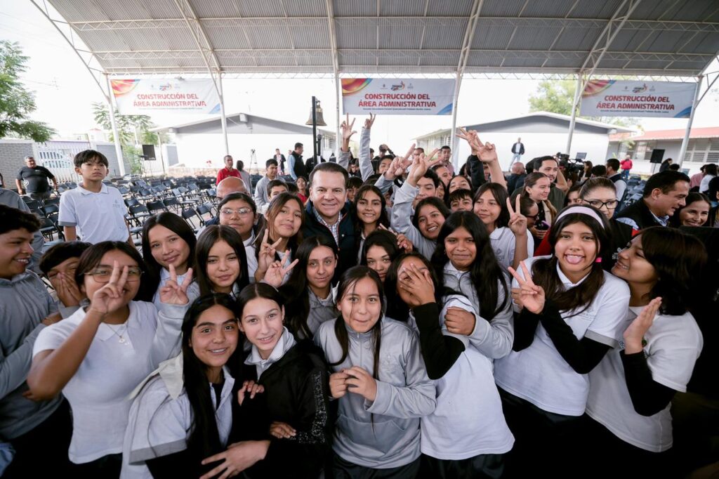 Esteban Villegas cumple compromiso con la Secundaria Quetzalcóatl al iniciar la construcción del área administrativa