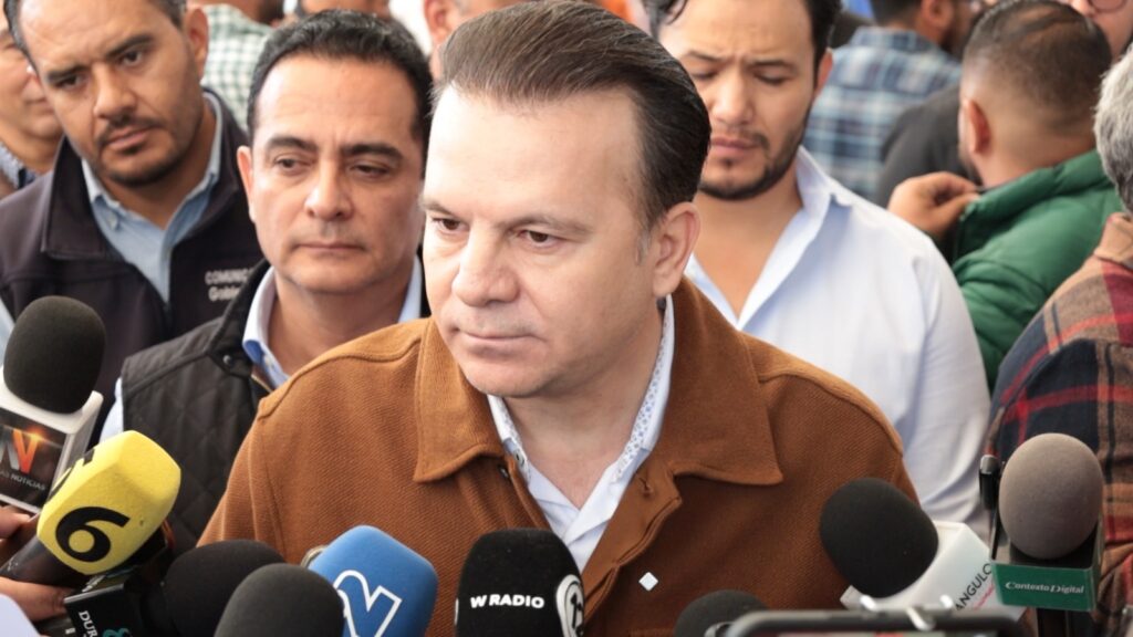 Gobernador y Alcalde van contra empresa de luminarias por incumplimiento: “ya se pagó y no reponen nada”