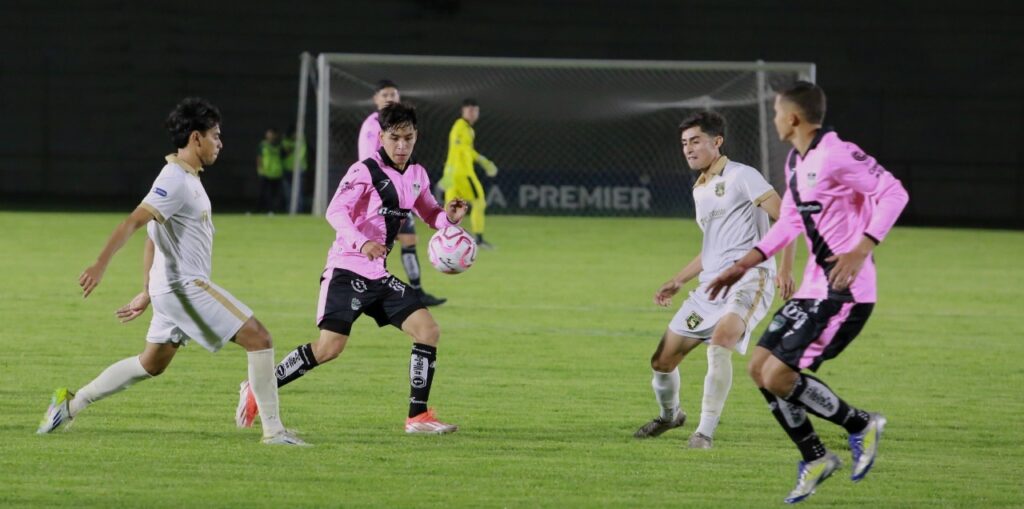 Alacranes de Durango: Líderes imparables en la Liga Premier