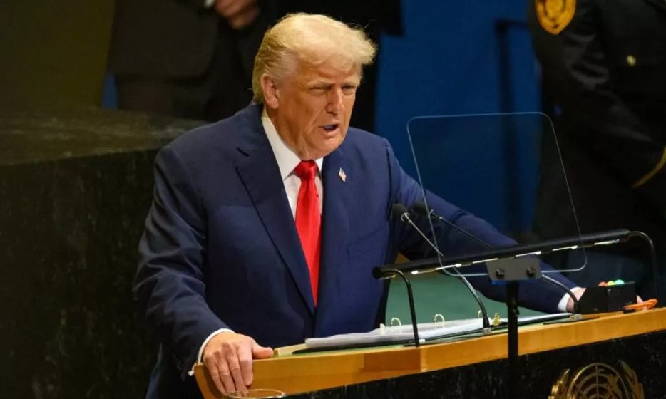 Trump Inicia Despidos en el Gobierno de EE. UU. por Estancamiento Presupuestario