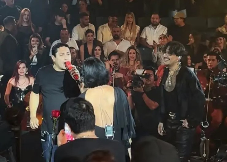 Critican a Julión Álvarez por cantar con Christian Nodal y Ángela Aguilar