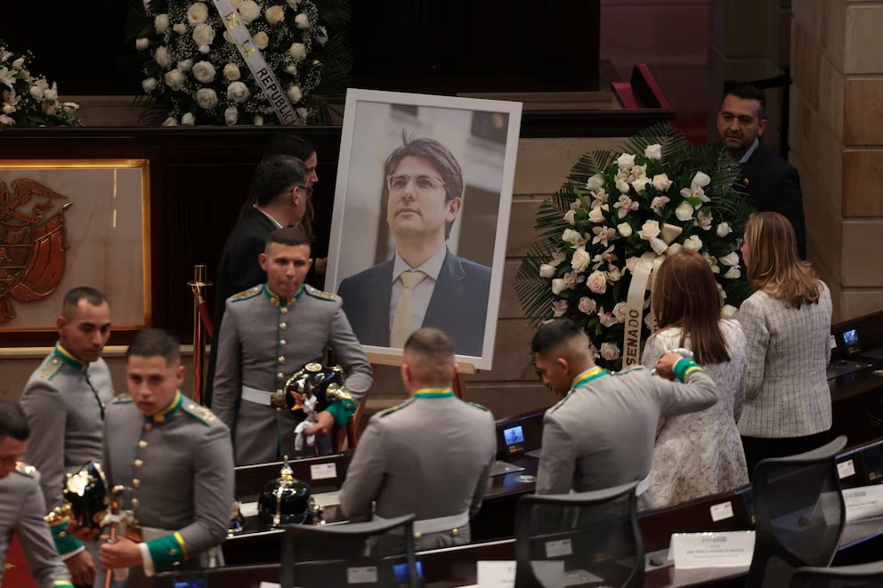 Detienen al enlace entre autores intelectuales y ejecutores del asesinato de Miguel Uribe