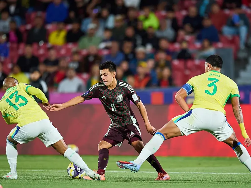 Chile se burla de Gilberto Mora previo a los octavos de final