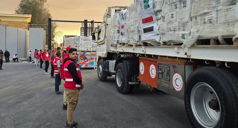 Empieza a entrar ayuda humanitaria a Gaza desde Egipto