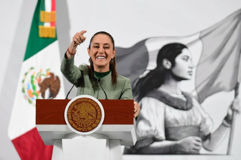 Sheinbaum presume ventas de su libro «Diario de una Transición Histórica»