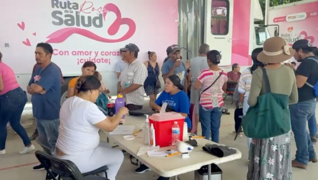 El Hospital sobre Ruedas de Durango permanecerá una semana más en Veracruz por solicitud del Gobierno Federal: Esteban Villegas