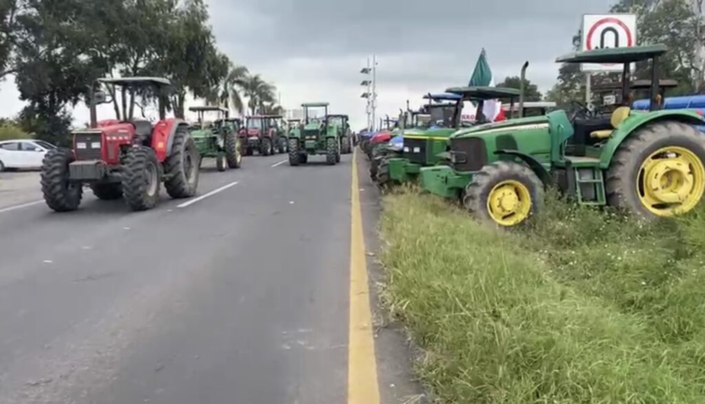 Productores de Jalisco y Colima participan en paro agrícola nacional
