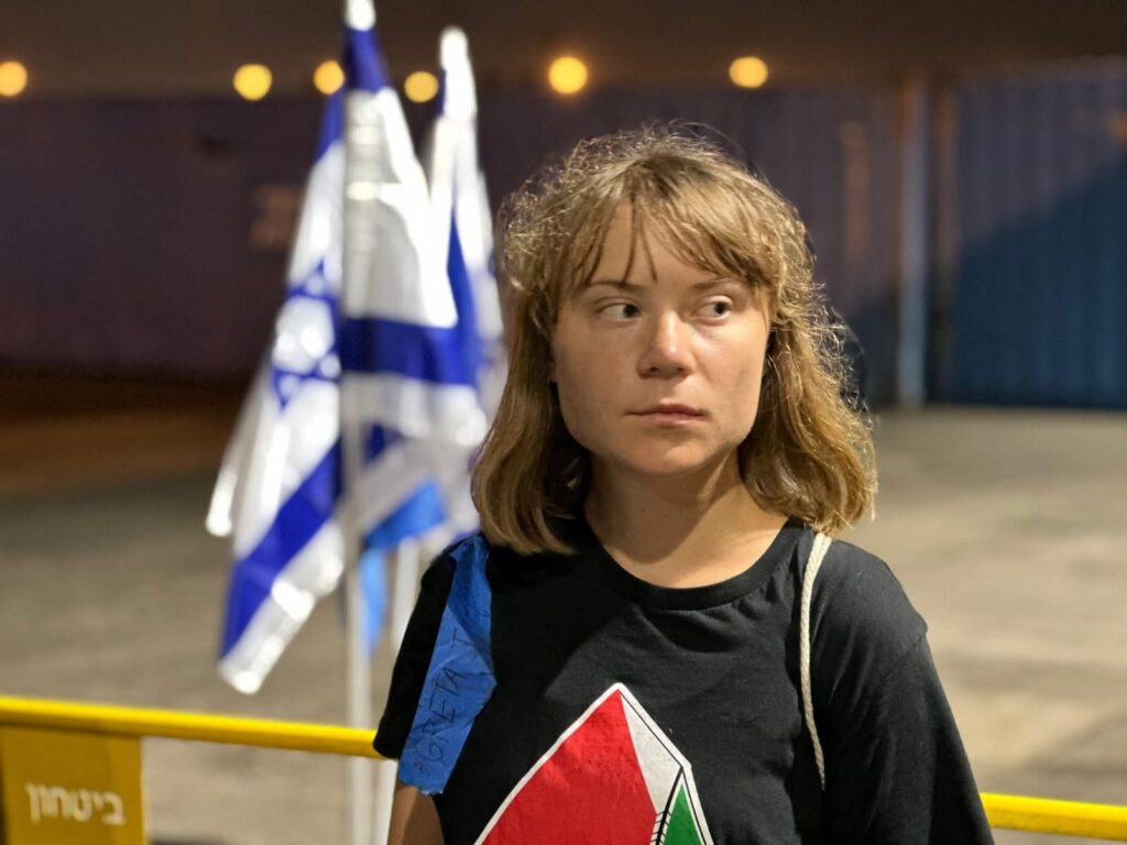 Greta Thunberg acusa a Israel de haberla encarcelado en una jaula «llena de chinches»