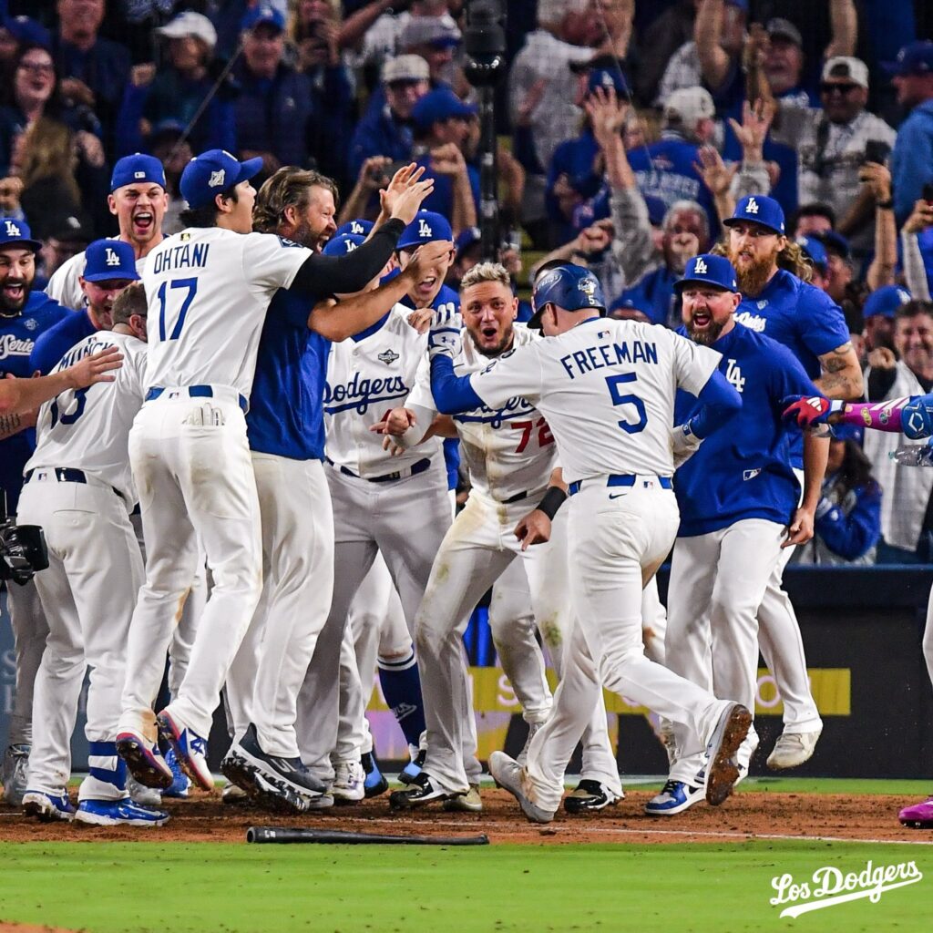 Freddie Freeman lleva a los Dodgers a la victoria en un dramático juego de 18 entradas