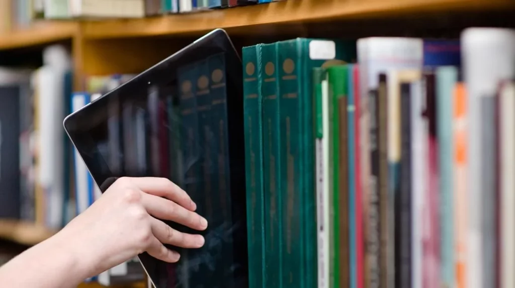 Japón cambiará todos los libros de texto en escuelas por una versión digital