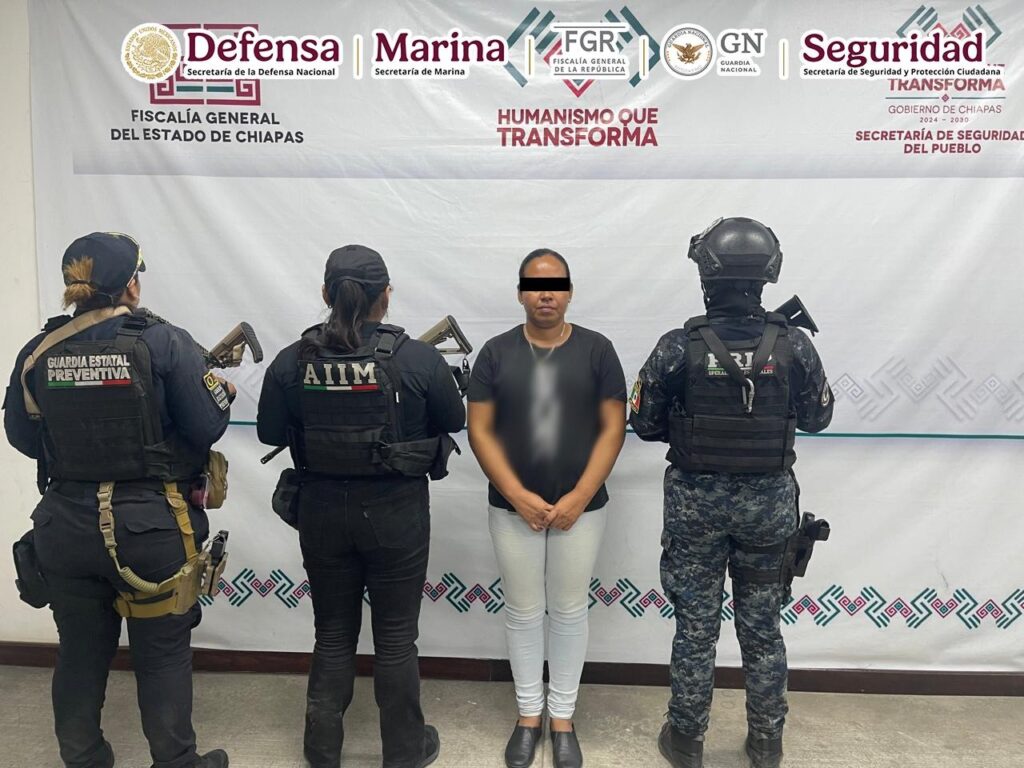 Detienen a tres personas vinculadas con bloqueos y quema de vehículos en Chiapas
