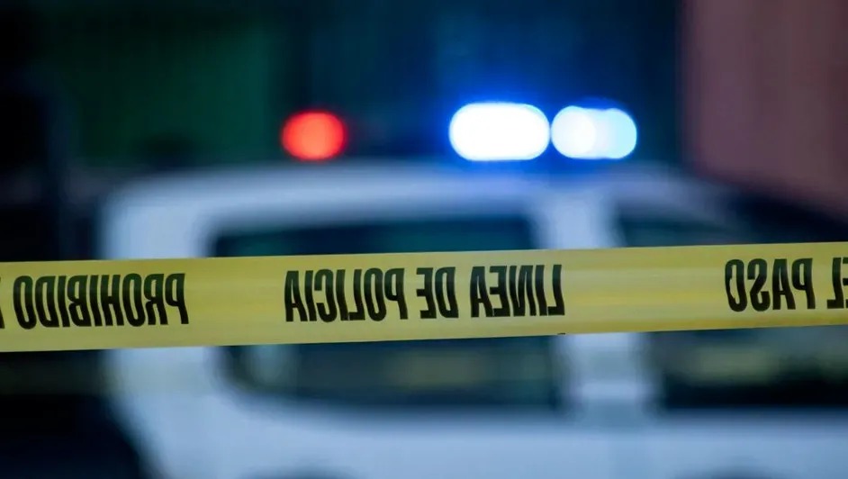 Maestra jubilada es localizada sin vida en su casa; su hijo es el principal sospechoso