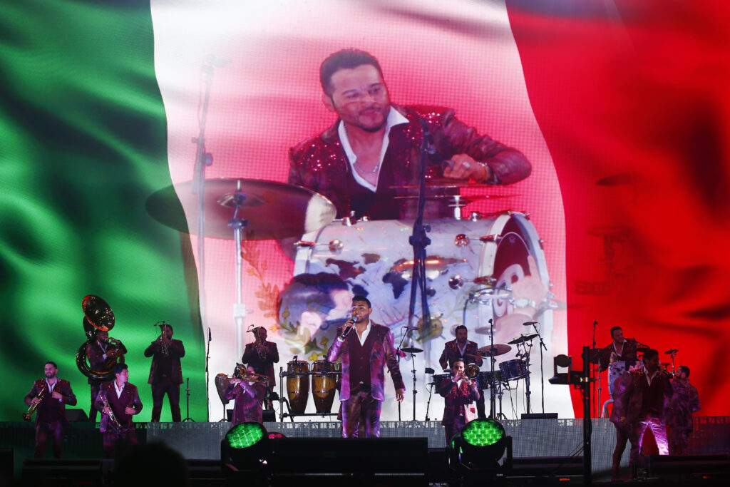 Banda El Recodo celebró el 60 aniversario de las Fiestas de Octubre en Guadalajara