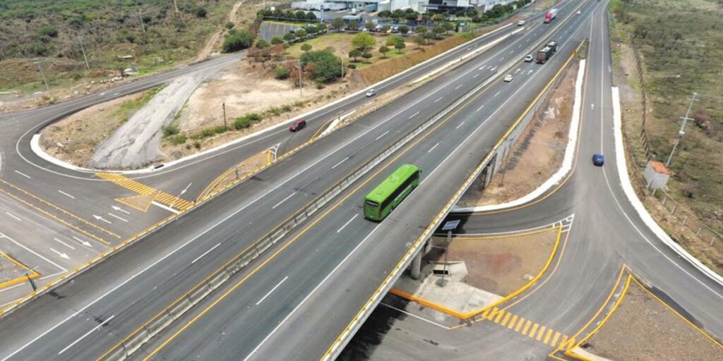 SICT reporta avances del 60 por ciento en obras carreteras de todo México