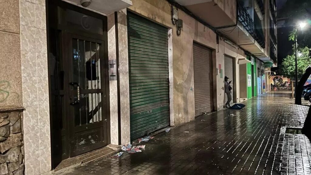 Encuentran restos de hombre que llevaba 15 años muerto en su departamento