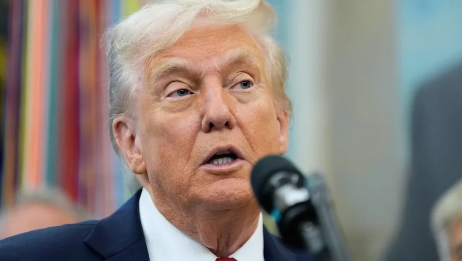 Trump anuncia aranceles adicionales del 100 por ciento a China
