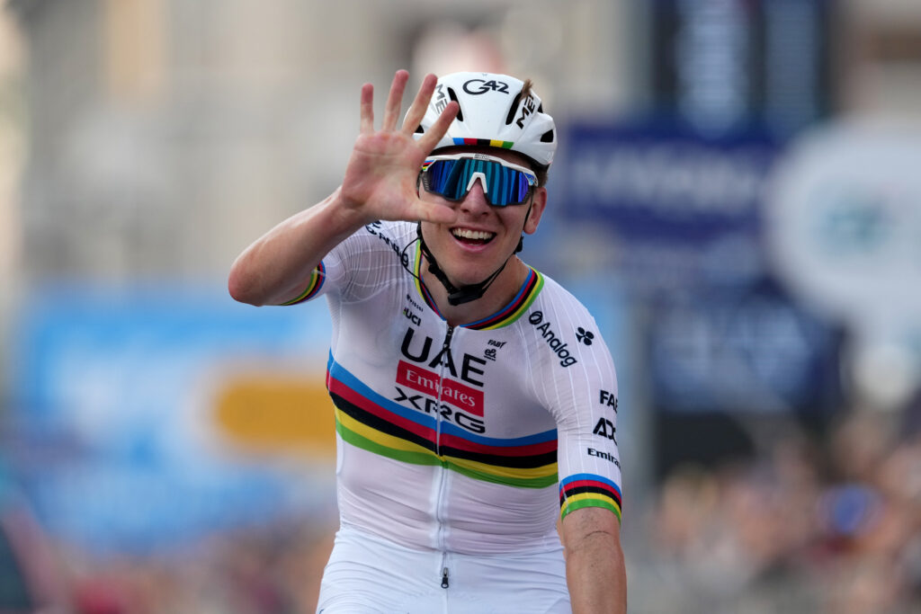 Isaac del Toro brilla en el Giro de Lombardía; Pogacar se corona