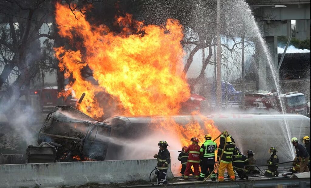 Dan de alta a último paciente hospitalizado por explosión de pipa de gas en Iztapalapa