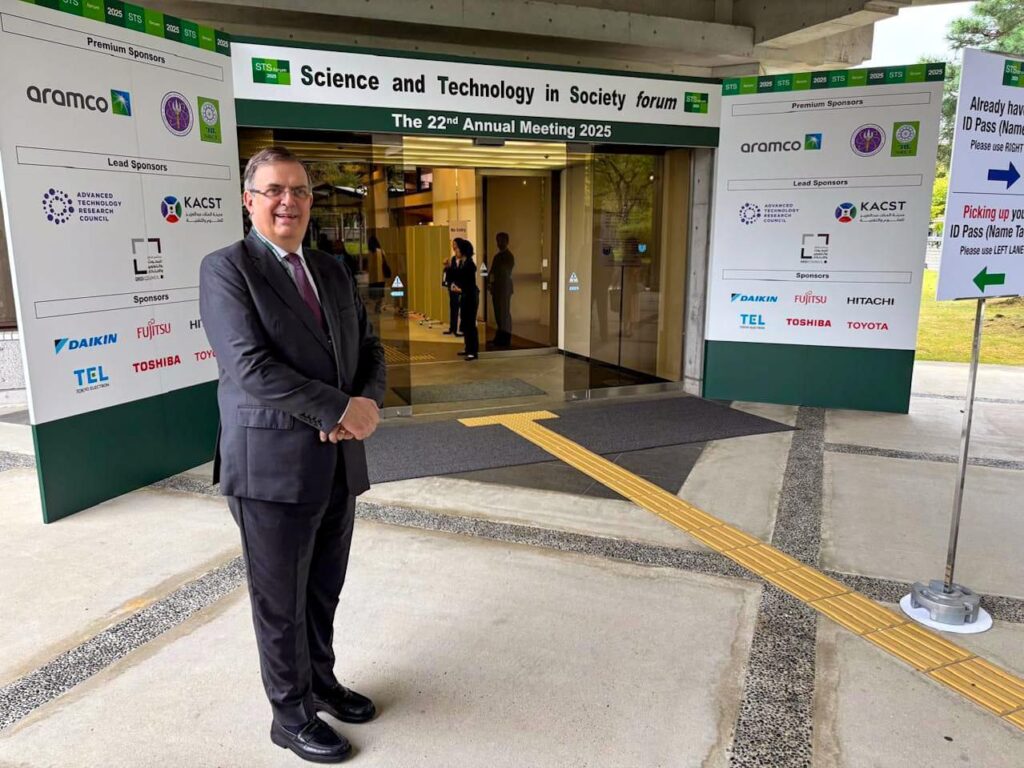 México será sede del STS Forum; Ebrard afina detalles en Japón