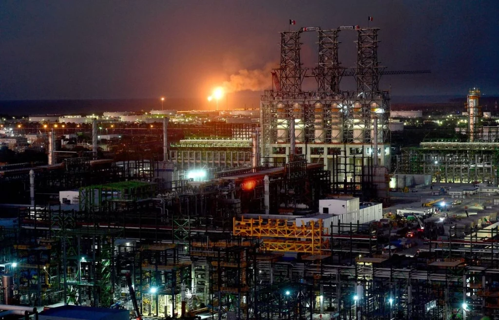 Dos Bocas ya produce el 20% de la producción nacional de refinados