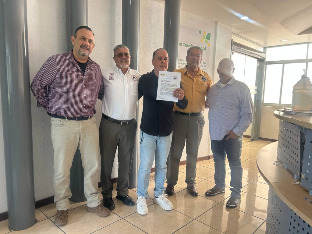 Reconocen taxistas apoyo de SETRAN por convocatoria para entrega de tarjetones