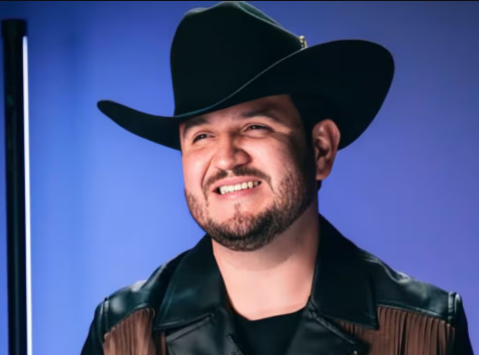 Edén Muñoz Recibe Multa Millonaria por Cantar a ‘El JT’