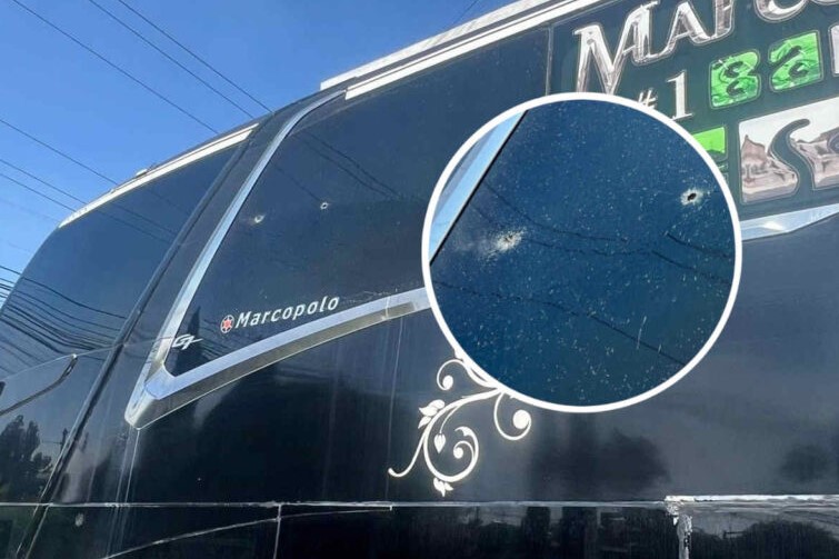 Atacan a balazos autobús de Banda Jerez de Marco Flores
