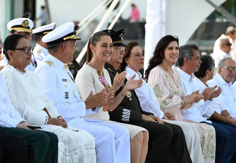 Sheinbaum encabeza ceremonia por el 204 aniversario de la Armada y defiende la soberanía como valor diario