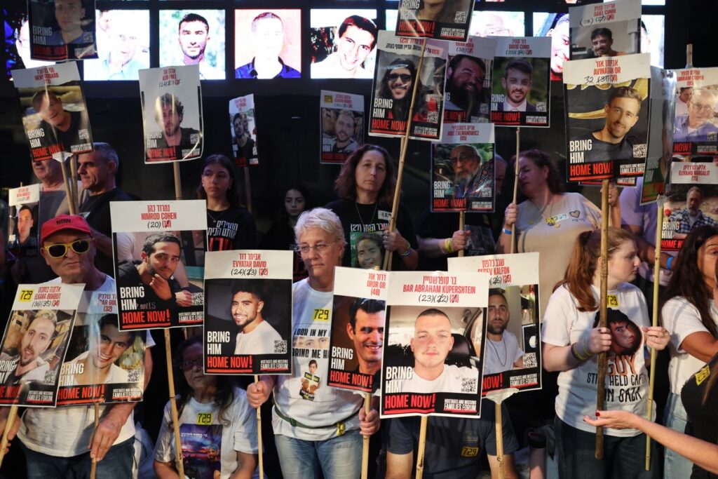 Hamás entregará 28 cuerpos y liberará a 20 rehenes vivos en Gaza