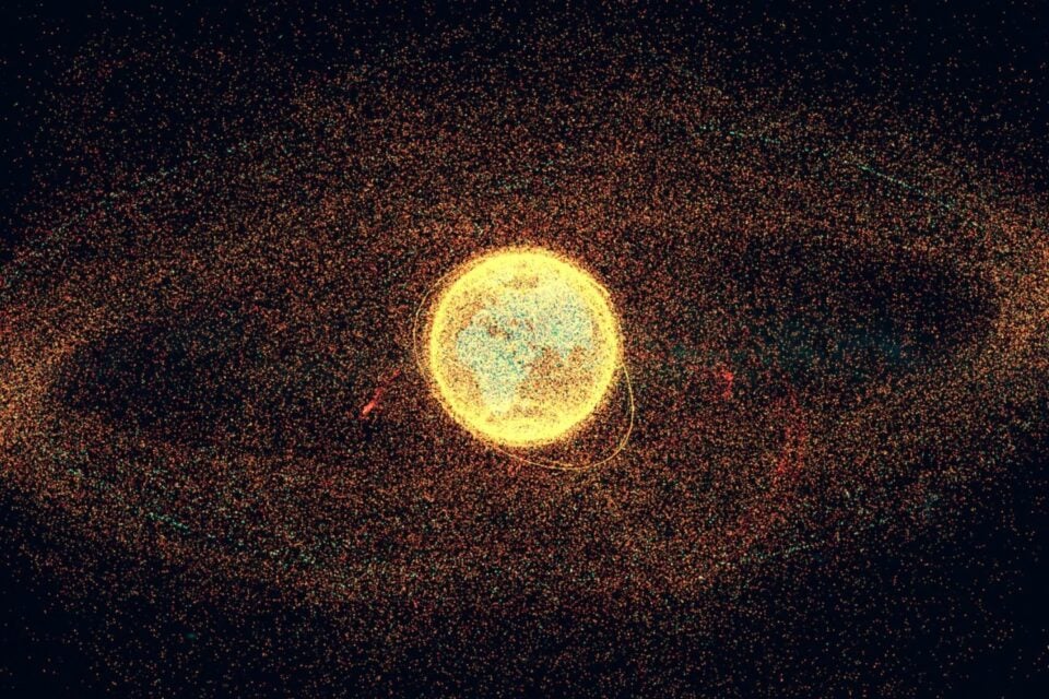 Desafío en Órbita: La Tierra ya tiene un “anillo» de basura espacial