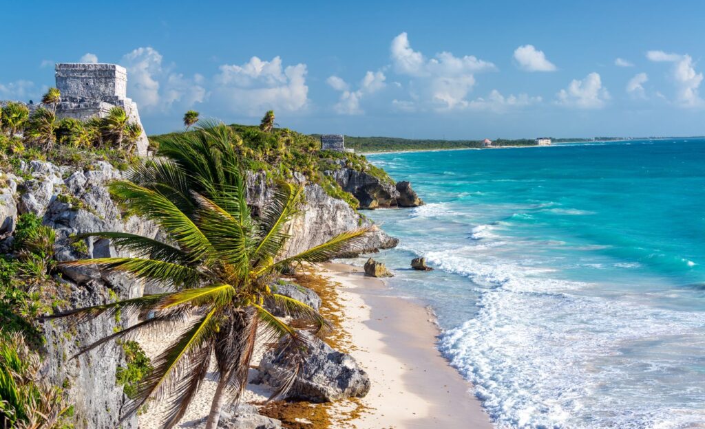 Tulum reabre playas con acceso gratuito, pero prohíbe ingresar alimentos y sombrillas