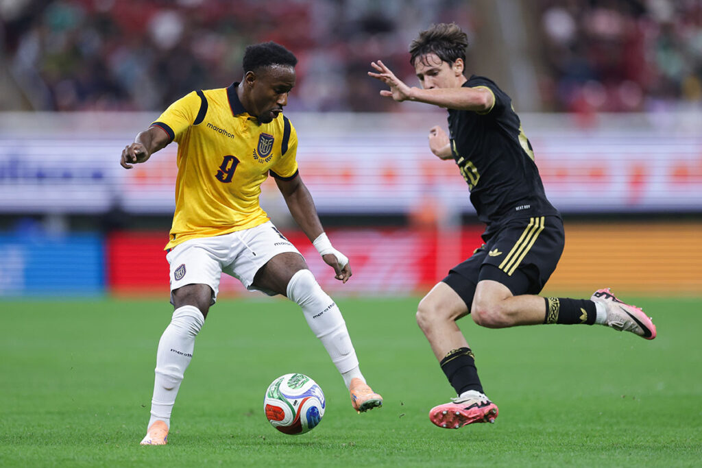 Partido México-Ecuador: Emociones y controversias en el Estadio Akron