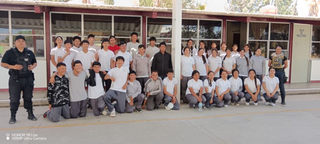 Un autobús por sus sueños: Secundaria de Guatimapé pide apoyo solidario