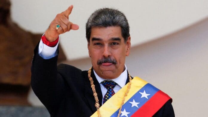 Trump niega que Estados Unidos considera ataques en Venezuela para presionar a Maduro