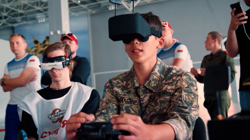 Rusia inaugura escuela que enseña a los niños a manejar drones militares.