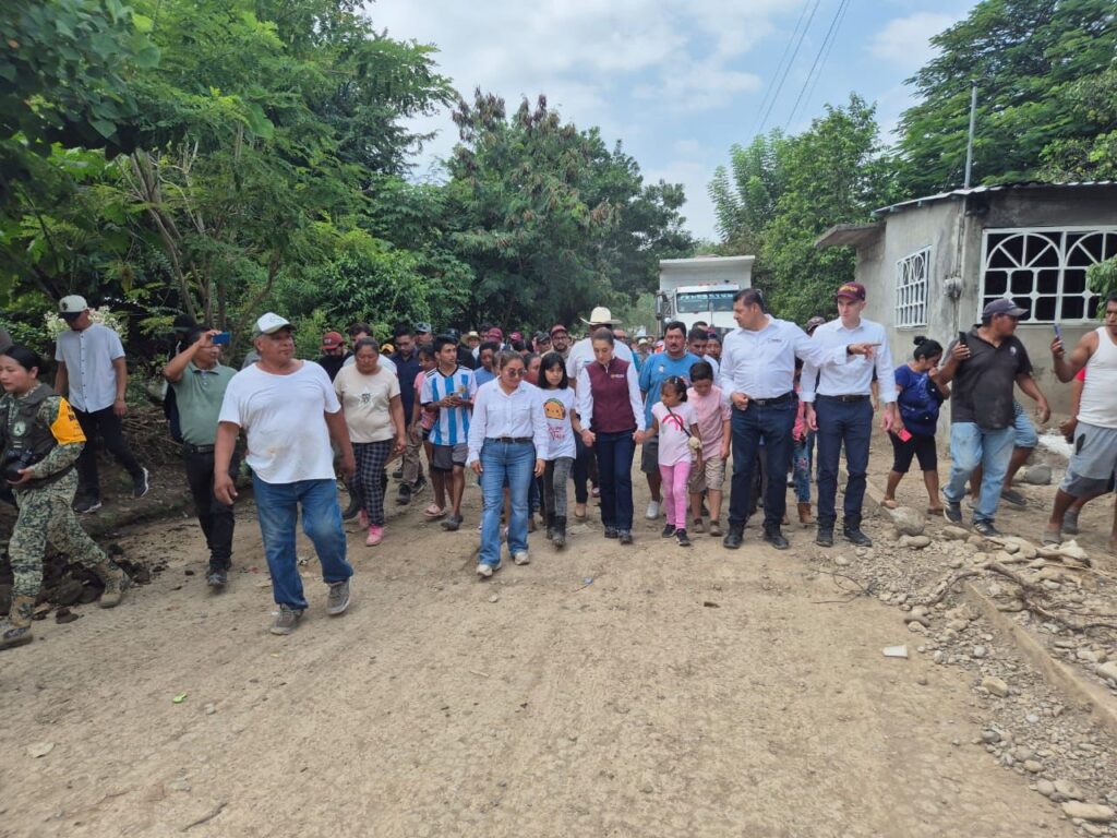 Sheinbaum supervisa apoyos a damnificados en Pantepec, Puebla tras intensas lluvias