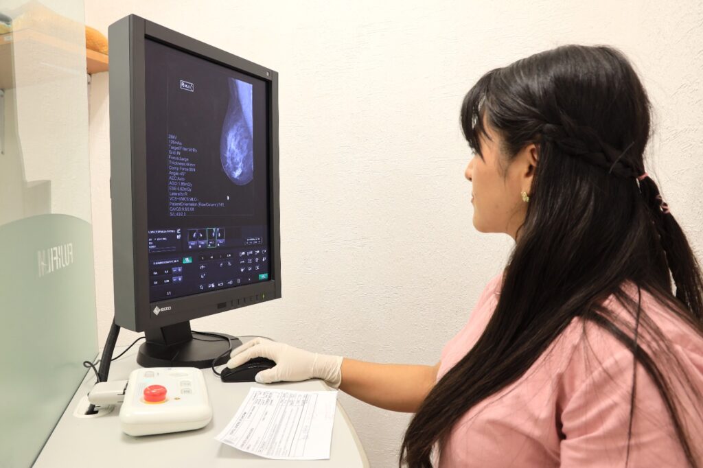 Hospitalito refuerza la detección temprana del cáncer de mama con estudios a bajo costo