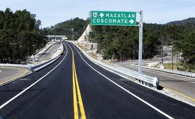 Trailero pierde la vida en la supercarretera a Mazatlán