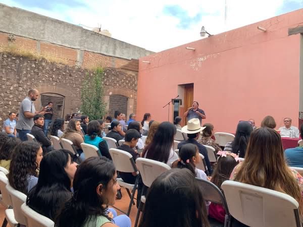 Celebran Santiago Primer Círculo de Lectura y Foro de Historia en la Casa de Silvestre Revueltas